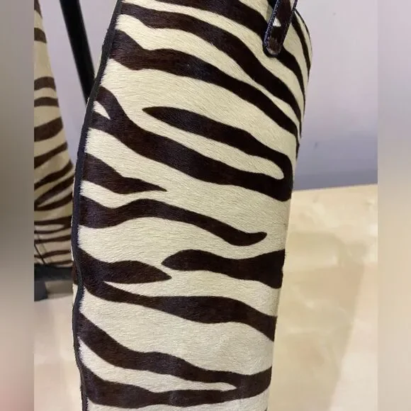 Gucci Zumi Tiger Print Calf Hair Interlocking G Horsebit Knee High Riding Boots - Picture 2 of 10